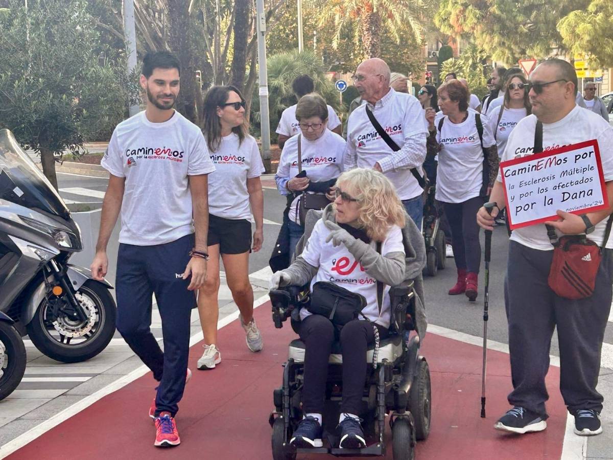 «CaminEMos por la esclerosis múltiple» recauda fondos en Castellón para afectados por la DANA