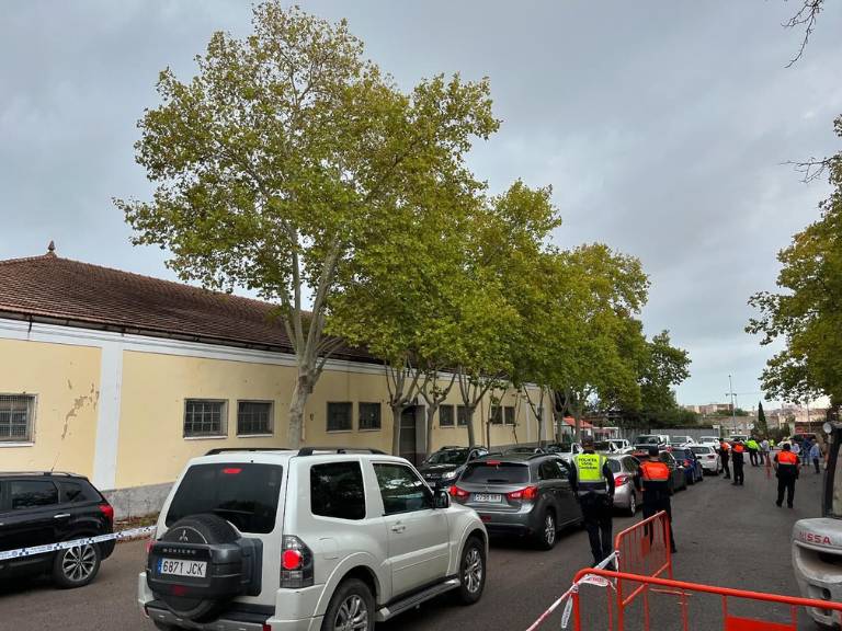 El domingo se unirán más refuerzos en Valencia con 12 agentes voluntarios de la Policía Local de Castellón.