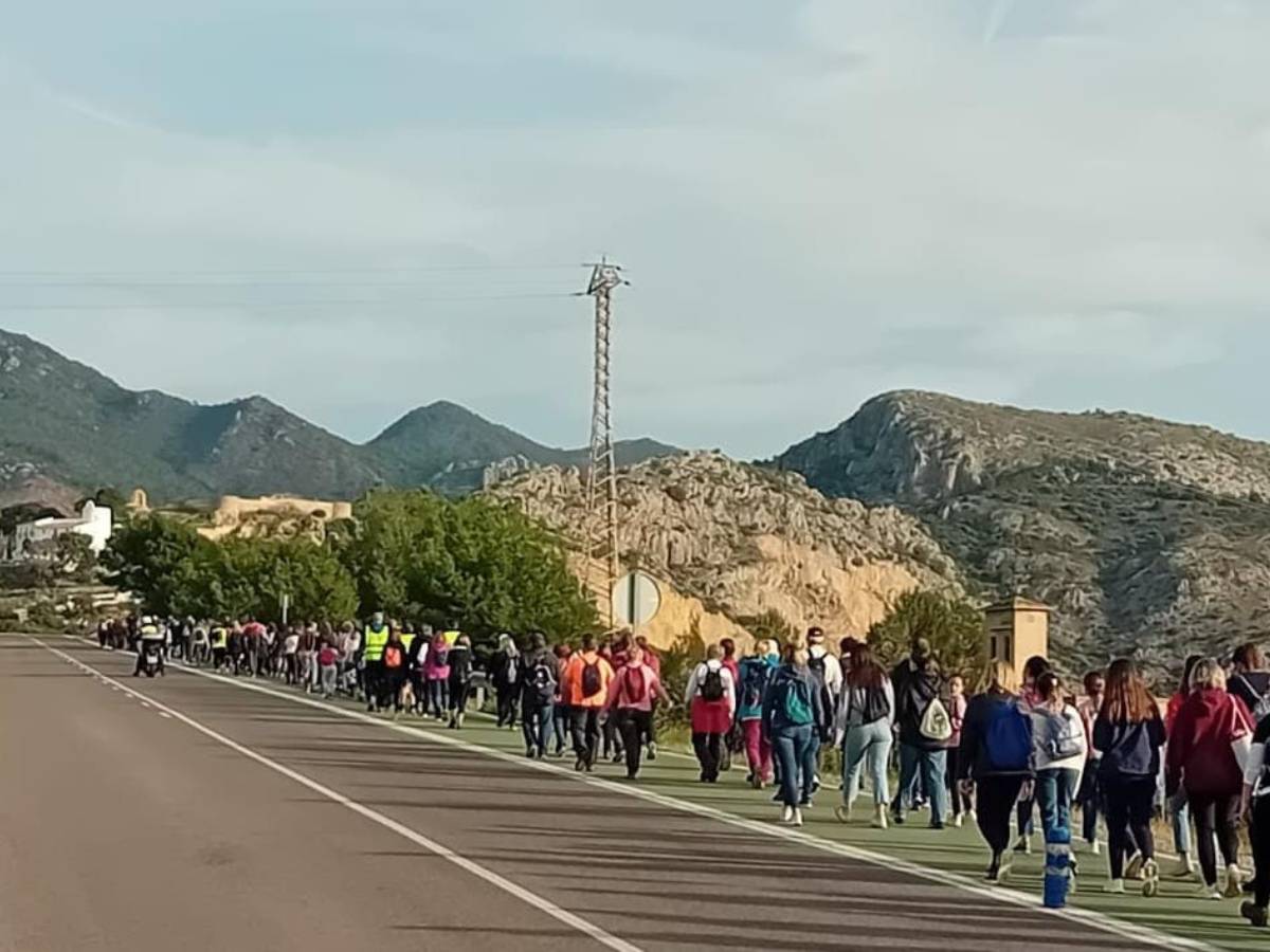 Cerca de 700 personas recorren las ermitas más icónicas de Castellón en la XVIII Marxa a peu