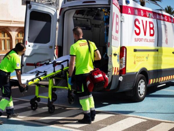 Colisión entre hormigonera y autobús deja 15 personas atendidas en Valencia