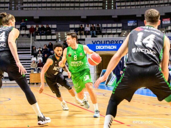 El Amics Castelló quiere seguir fuerte en el Ciutat ante un potente Real Betis Baloncesto