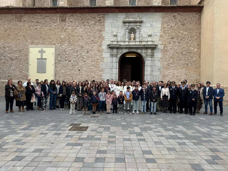 Una delegación municipal acompañó al Grupo Scout Tramuntana en esta ocasión especial.