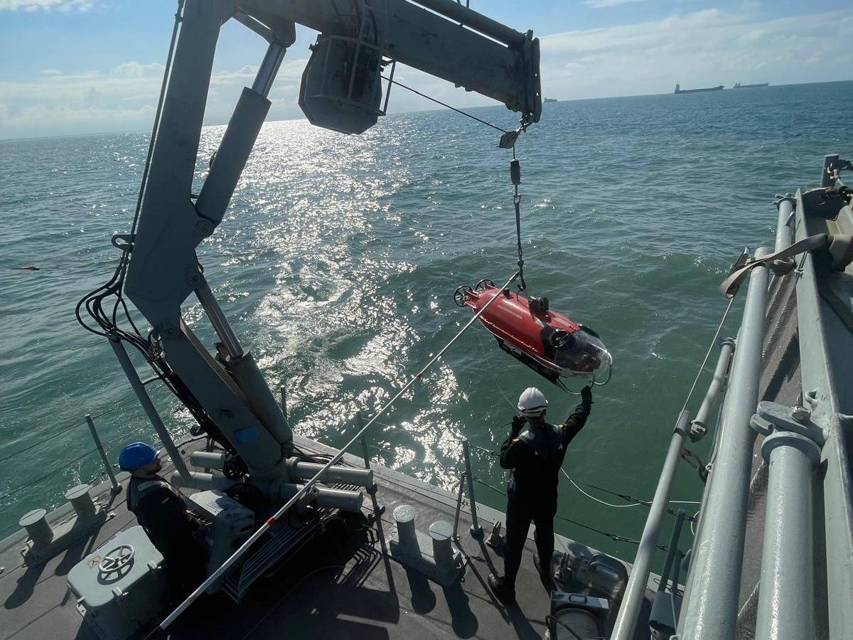 Guardia Civil, Bomberos y UME siguen buscando víctimas en playas y la Albufera