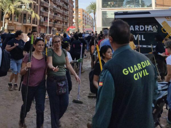 Detenido disfrazado de la Cruz Roja con drogas y herramientas para robos en Chiva