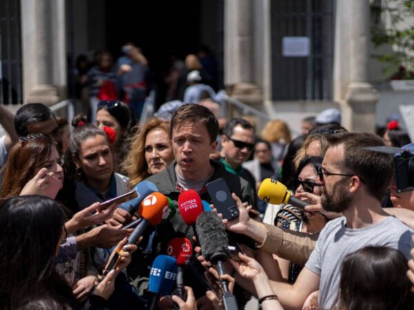 Íñigo Errejón califica como «falsa» la denuncia de Elisa Mouliaá