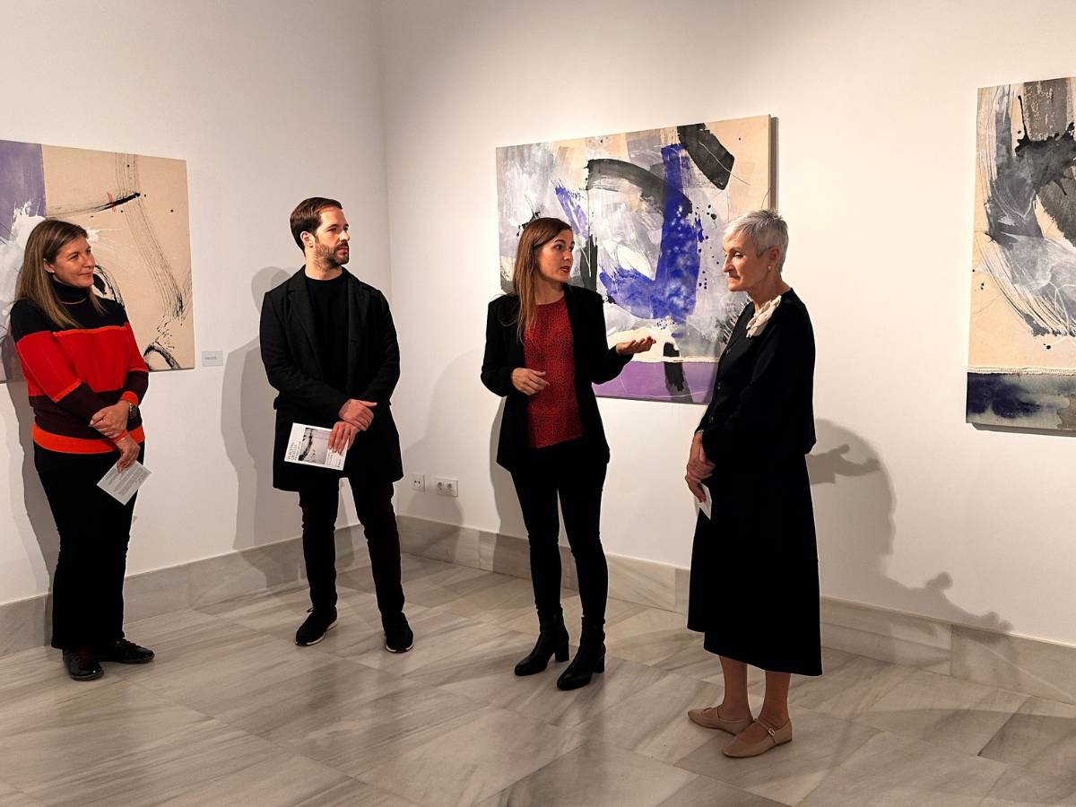 La artista Perceval Graells expone su obra abstracta en Villa Elisa de Benicàssim