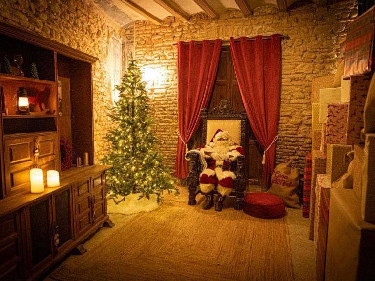 La Casa de Papá Noel regresa a Burriana por cuarto año consecutivo para llenar las próximas navidades de magia, ilusión y recuerdos inolvidables.