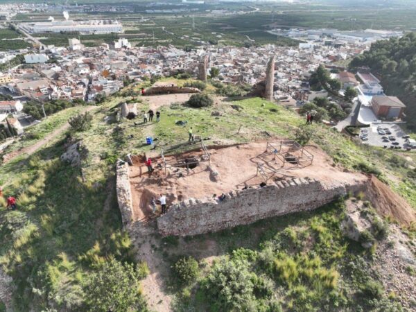 La Vilavella encara la recta final de la rehabilitación de su castillo