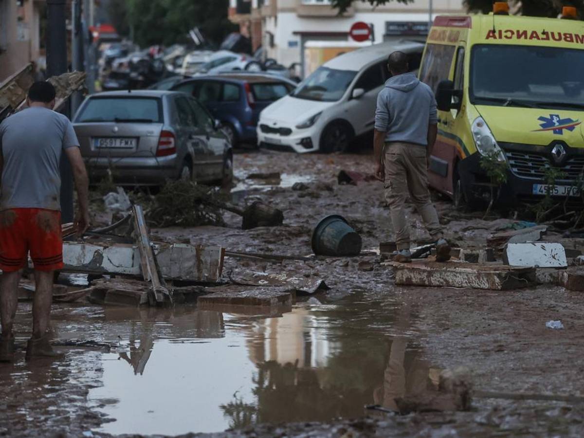 Larga búsqueda de dos niños en Torrent tras el derrumbe de su vivienda