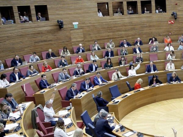 Mazón retrasa su comparecencia en Les Corts por la Alerta Roja de lluvias en Valencia