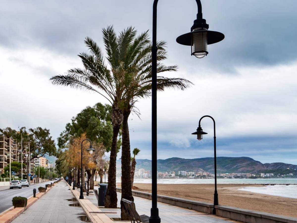 Lluvias débiles y cielos nublados en la Comunitat Valenciana este lunes