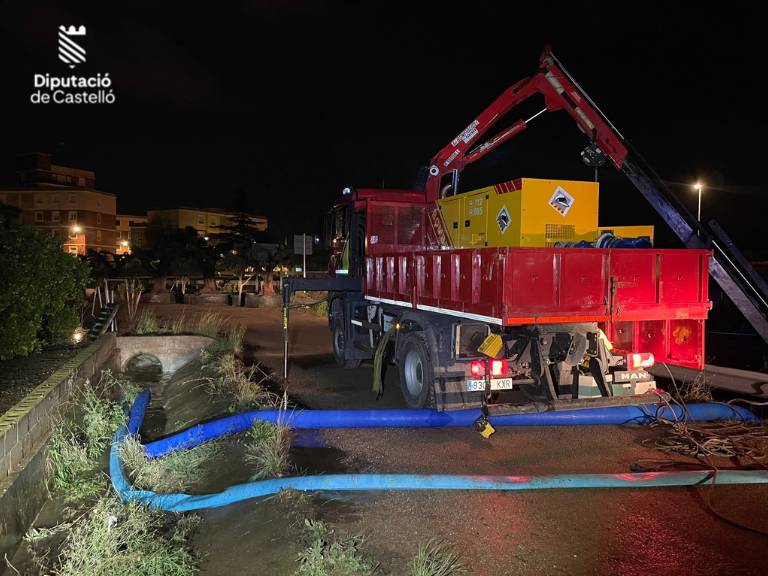 Las brigadas siguen trabajando en Vinaròs, Benicarló, Peñíscola y Alcalà de Xivert, atendiendo emergencias causadas por las intensas lluvias e inundaciones.