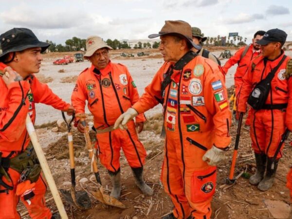 Los ‘Topos Aztecas’ inician la búsqueda de desaparecidos por la DANA en Cheste