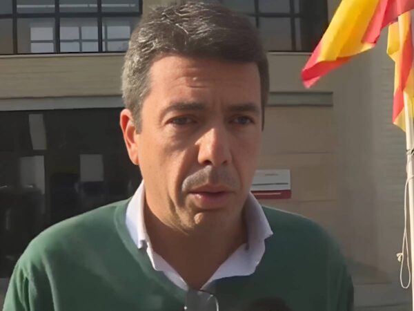 Mazón defiende que durante y después de la comida con la periodista estuvo al tanto de la DANA