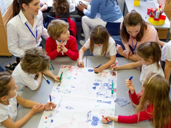 Nace la plataforma ‘Adopta un Colegio’ para recuperar la Educación tras la Dana