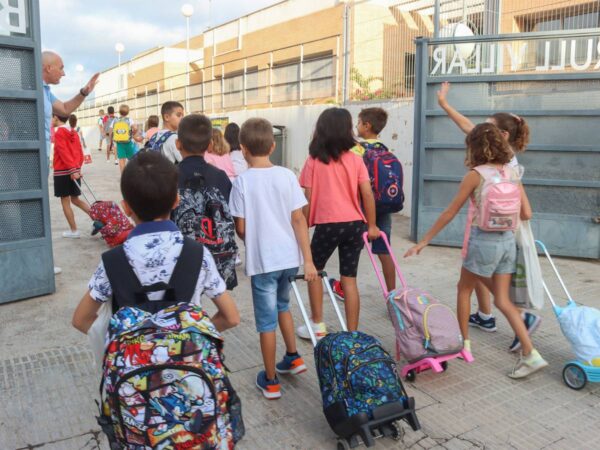 Onda facilita ayudas para la adquisición de material escolar a Centros Educativos