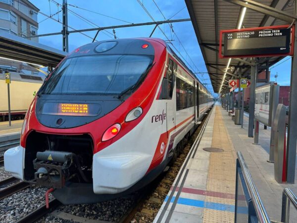 Renfe reanuda AVE Madrid-València y Cercanías tras fin de Alerta Roja