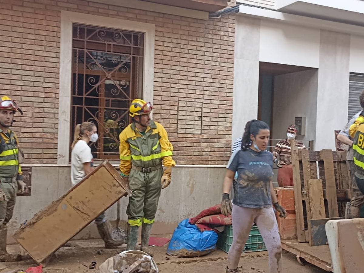 Sanidad descarta «por ahora» evacuar por riesgo de infecciones tras la DANA