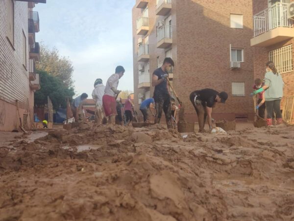 Sanidad detecta primeros casos de gastroenteritis en Valencia tras la DANA