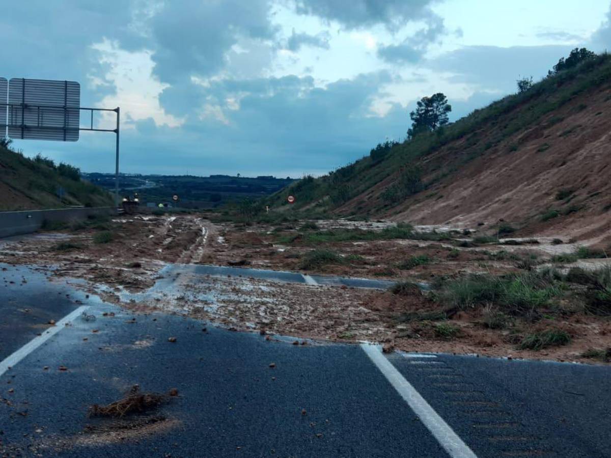 Siguen cortadas por la DANA ocho carreteras de Castellón y Valencia