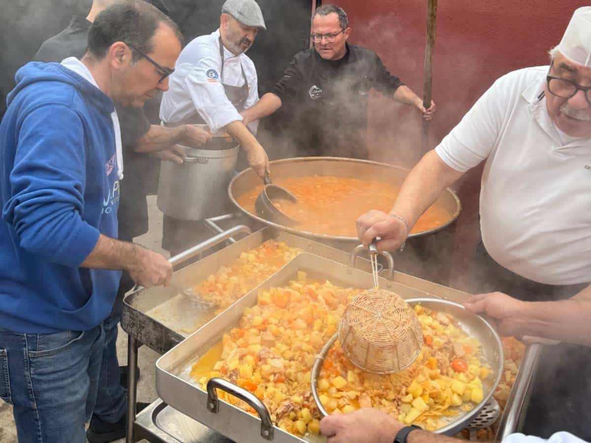 Solidaridad en Vila-real con 1.000 raciones d’Olleta de la Plana para Catarroja