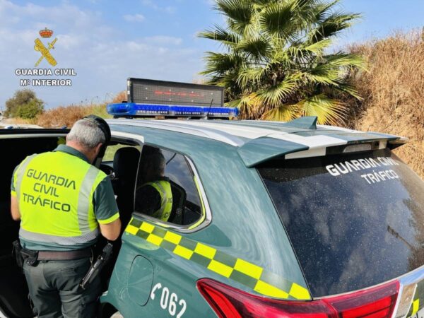 Tres conductores investigados en Castellón por conducir con el carnet retirado