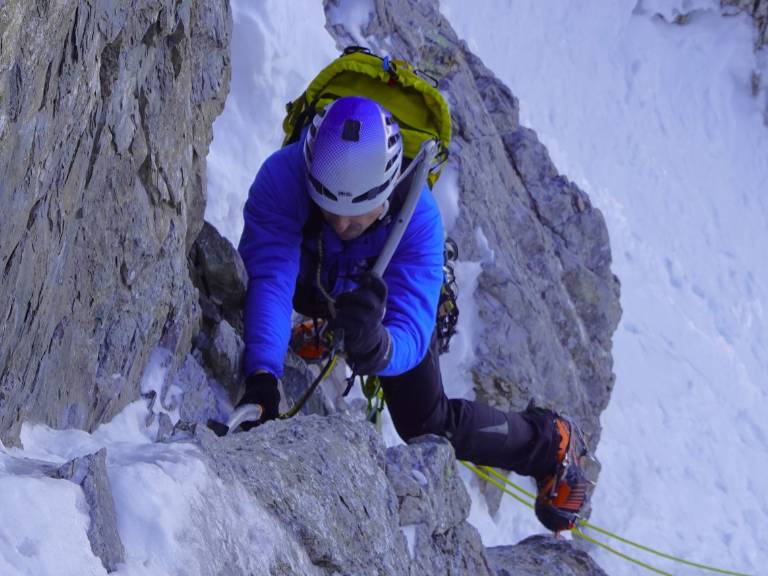 Cuatro alpinistas de la provincia emprenden en 48 horas el ascenso a su “cumbre soñada” en el país de los sherpas: “Ama Dablam es técnicamente compleja, porque está muy expuesta”