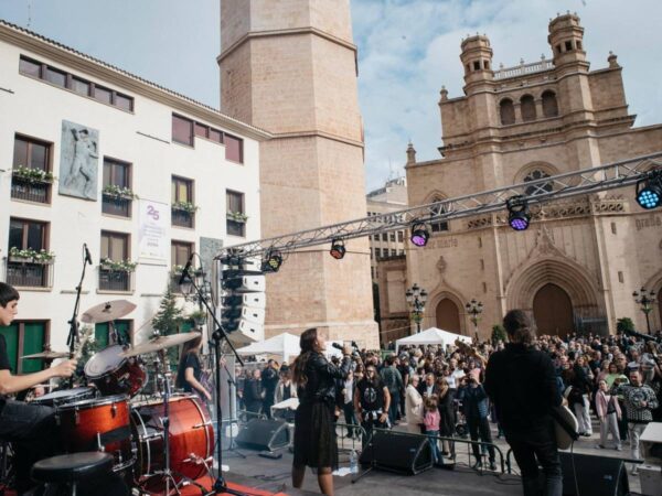 Vermut Solidario en Castellón en apoyo a la terapia génica y a Sofía Llamas