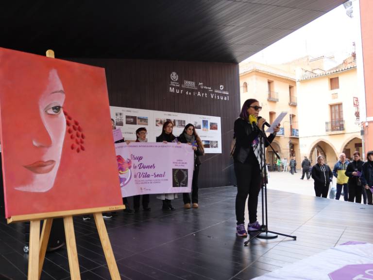 La jornada culminará esta tarde, a las 19.00 horas, con una vigília per les víctimes de violència masclista en la plaza Mayor.