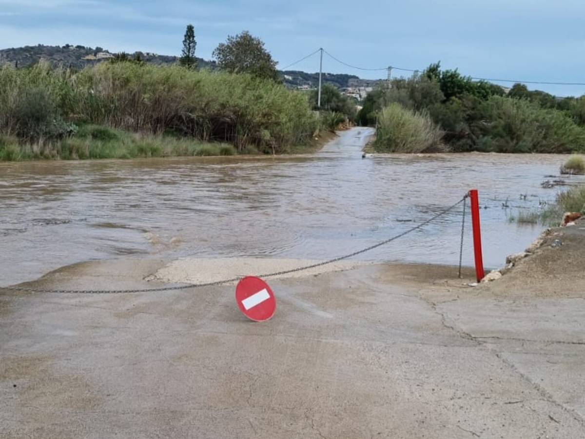 Xàbia registra 165 l/m2 en cuatro horas y se desborda La Barranquera