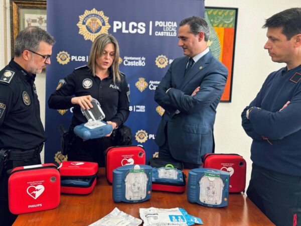 La Policía Local de Castellón amplía su dotación con 5 nuevos desfibriladores