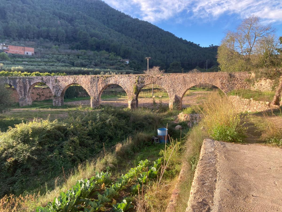 Alfondeguilla actuará para embellecer el entorno del Pont de l’Aigua