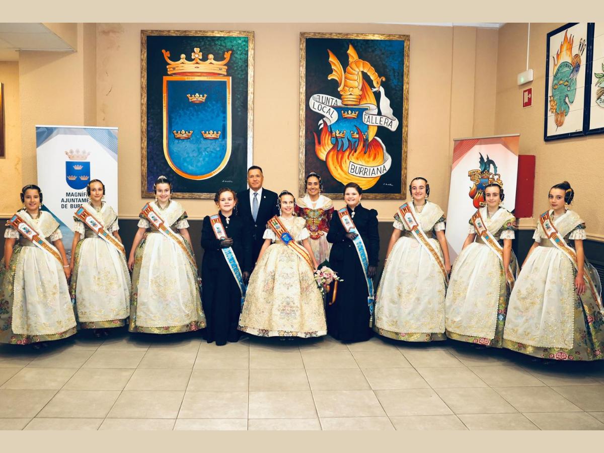 Gala infantil en Burriana en honor a la Reina Fallera Infantil Valeria Cuadros