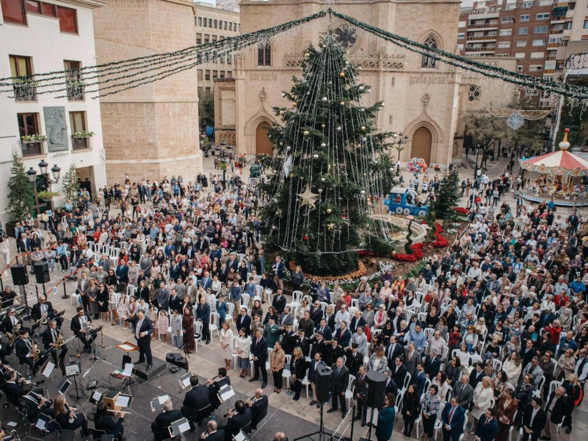 Castellón celebra el Día de la Constitución con la Banda Municipal y la lectura de la Carta Magna