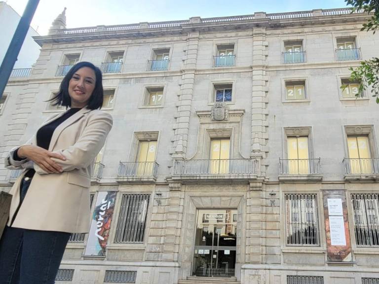 La iniciativa permitirá que las obras de Porcar permanezcan visibles durante un año entero, ofreciendo a ciudadanos y visitantes una exposición artística al aire libre.