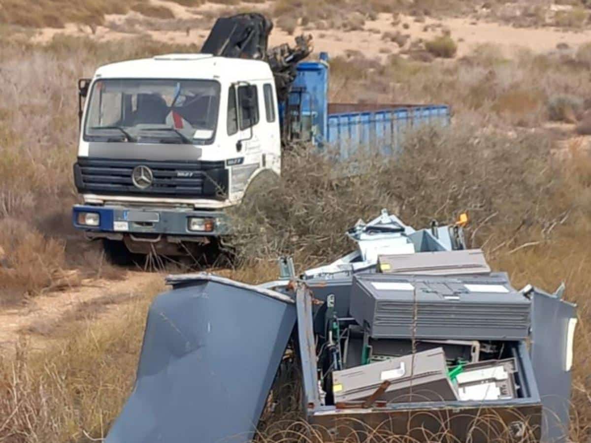 Detenidas siete personas por robar cajeros con camiones ‘pluma’ en la costa mediterránea