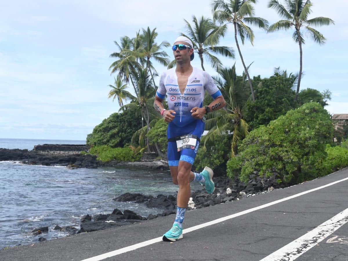 El triatleta castellonense Fernando Santander hace historia en el Campeonato del Mundo de Ironman