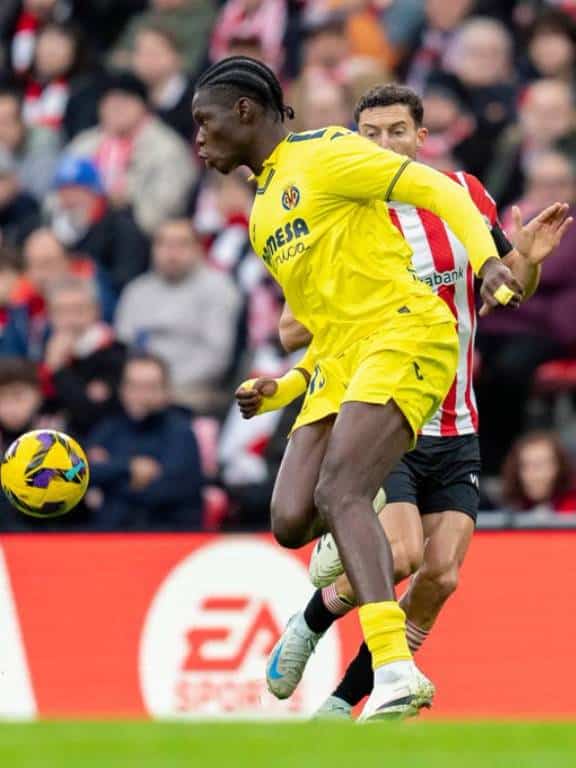 Un Villarreal luchador y comprometido regresa sin recompensa tras caer ante el Athletic (2-0).