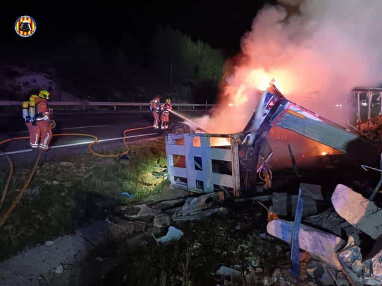 El accidente ocurrió en el kilómetro 309,5 de la A-3, aproximadamente a las 20:21 horas de este viernes.