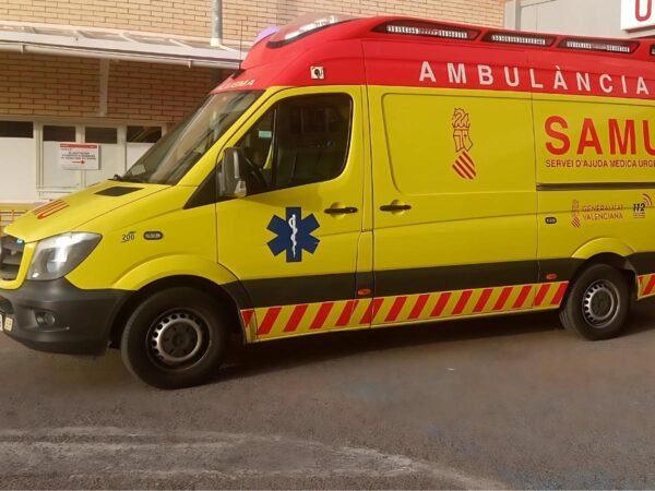 Fallece un trabajador al caer desde la cubierta de una nave en Beniparrell