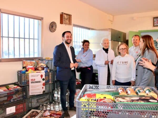 Infraestructuras de Castellón entrega 410 kilos de alimentos al comedor del Padre Ricardo