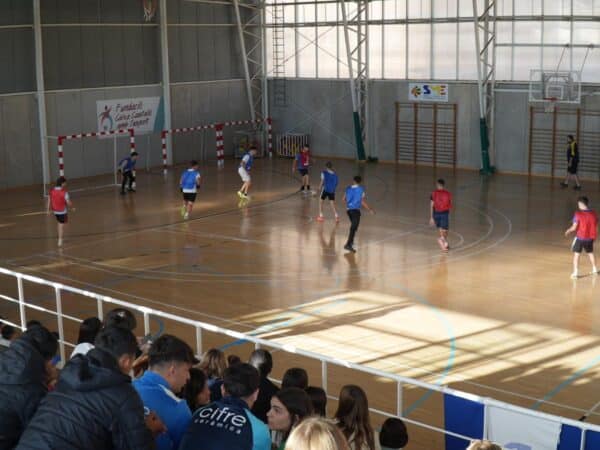 Jóvenes de Vila-real disfrutan de la II Copa de Nadal Sant Pasqual