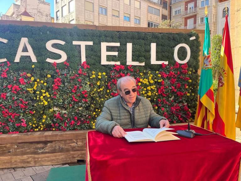 La lectura ininterrumpida de la Carta Magna tendrá lugar en el plaza de la Pescadería, junto al tapiz floral, y el concierto en la Plaza Mayor.