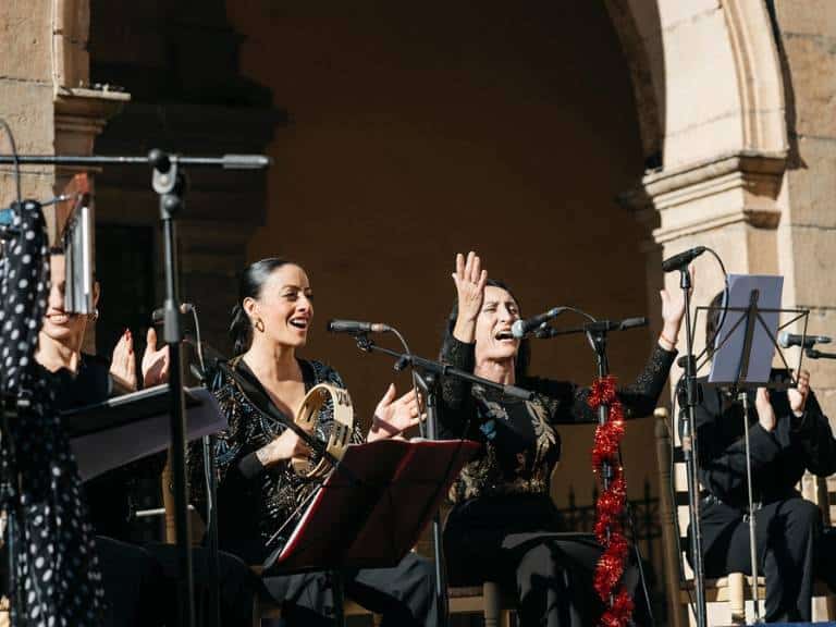 Castellón refuerza sus tradiciones y crea un ambiente navideño que une música, cultura y comercio, haciendo de estas fechas un momento especial para vecinos y visitantes.