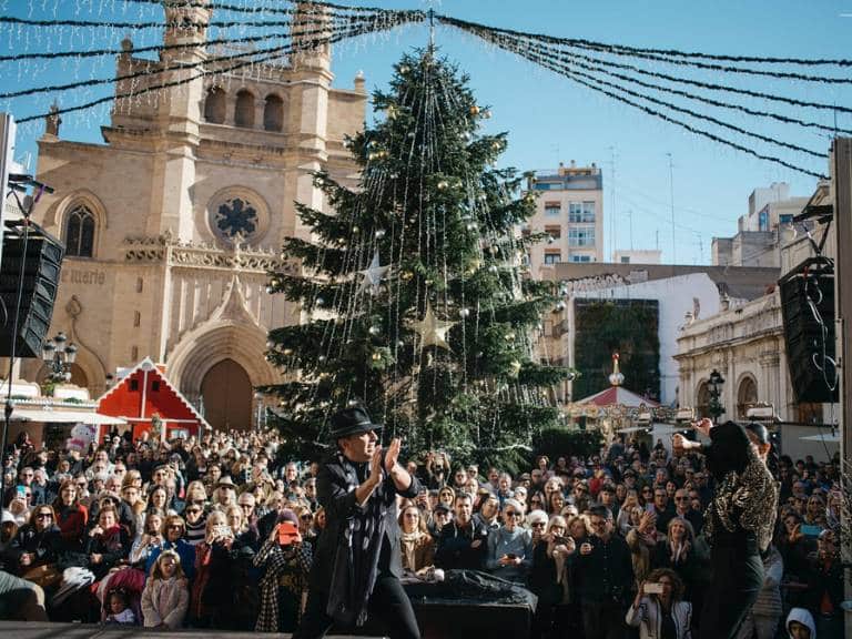 Castellón refuerza sus tradiciones y crea un ambiente navideño que une música, cultura y comercio, haciendo de estas fechas un momento especial para vecinos y visitantes.