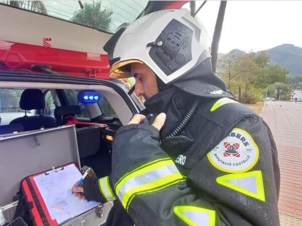 Los Bomberos de Castellón continúan con intervenciones debido al fuerte viento