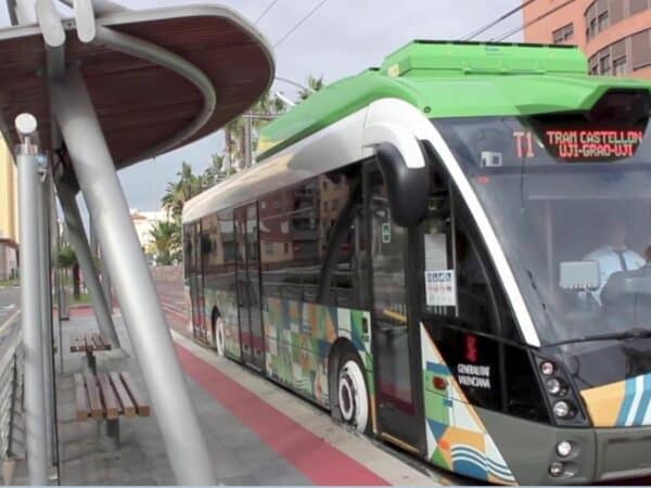 Los jóvenes seguirán viajando gratis en transporte público en la Comunitat Valenciana