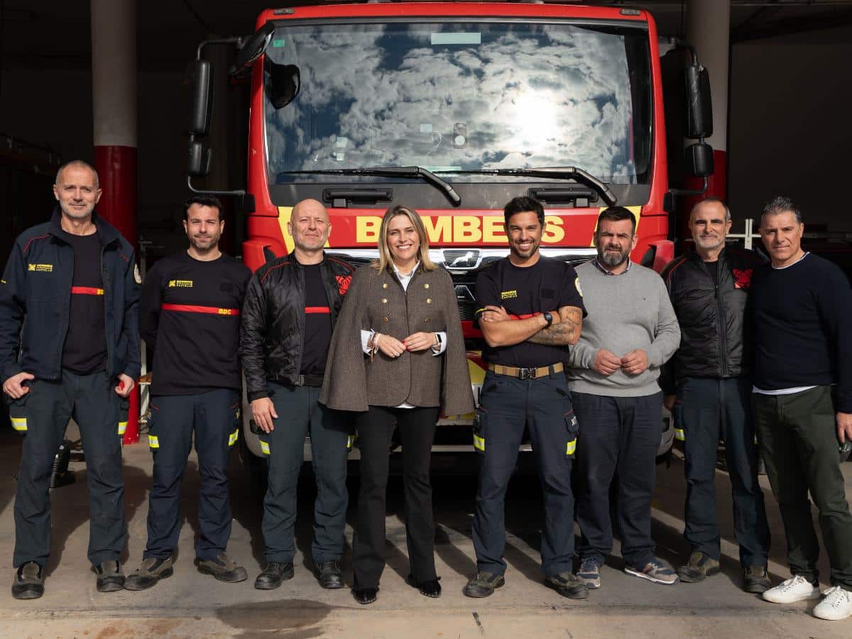 Marta Barrachina elogia la labor del Consorcio de Bomberos en su visita al parque de Oropesa