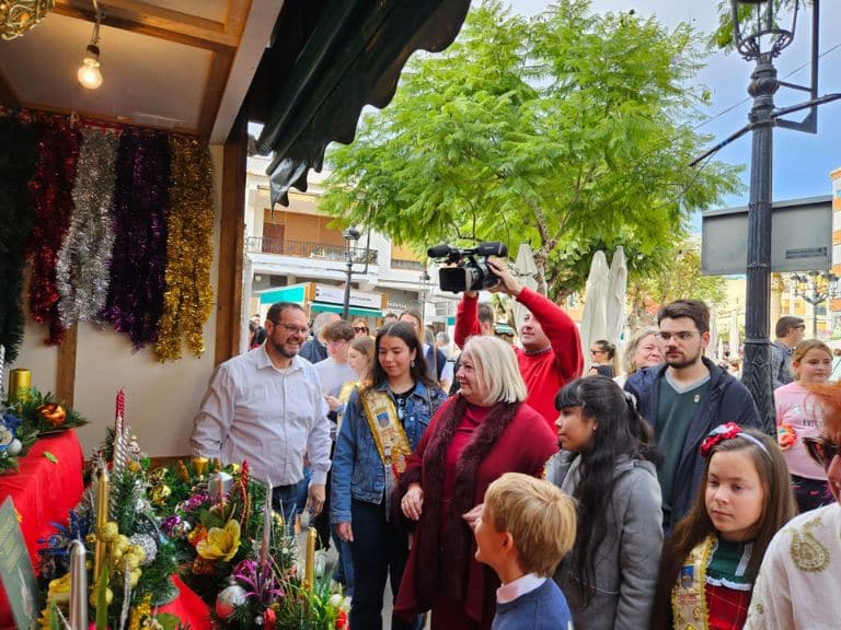 Este año, como novedad en el Día de la Constitución Española, Oropesa del Mar sorprendió con una espectacular mascletà, que contó con más de 44 kg de carga pirotécnica.