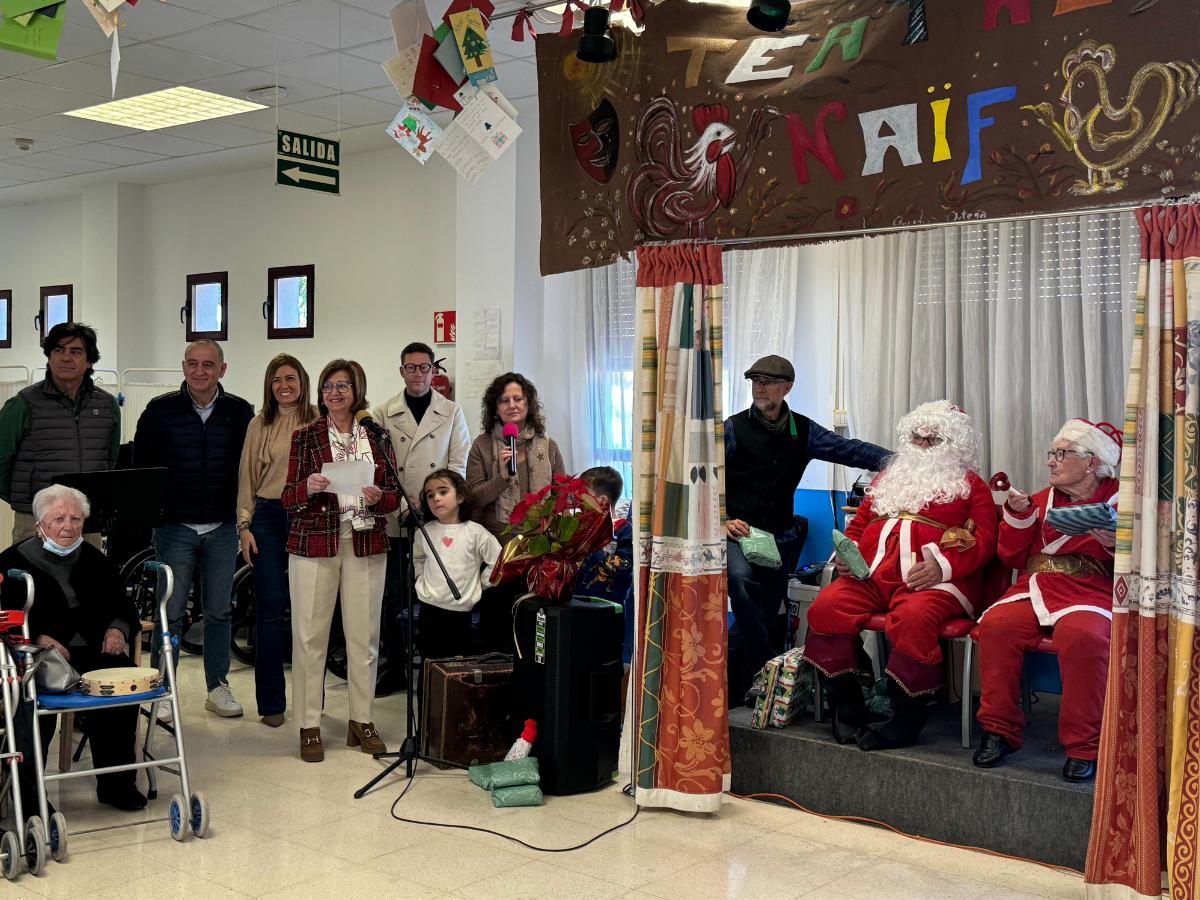 Papá Noel visita la Residencia Municipal Vicente Vilar Morellá de Almassora